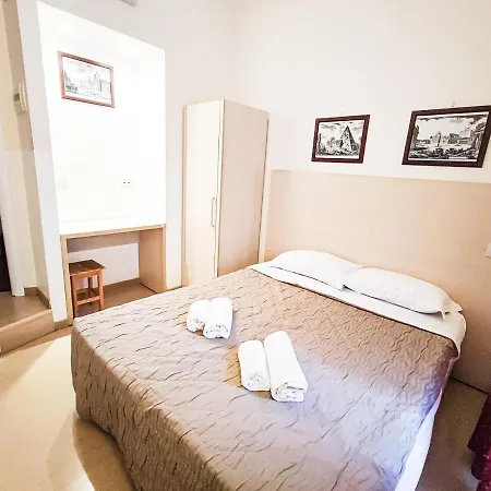 House 4* Roma